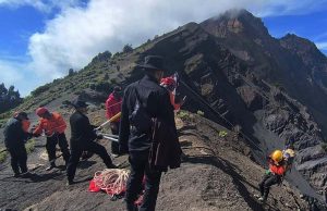 린자니산 브라질 등반객 추락사, 국제 사회 ‘늑장 구조’ 비판