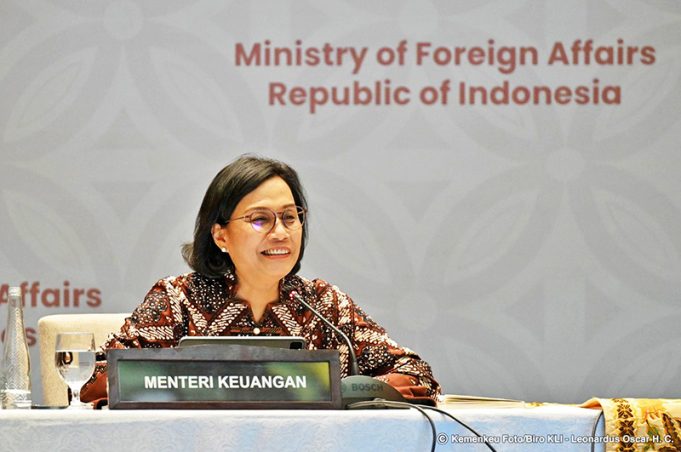 ‘스리 물야니 시대’ 막 내리고… 푸르바야 유디 사데와 신임 재무장관으로