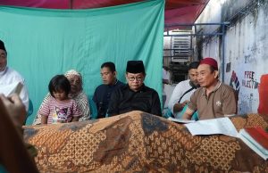 자카르타 주지사, 시위 사망자 조문… “폭력 아닌 대화로” 38명 부상자 발생