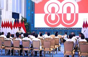 프라보워-기브란 정부 1년: 속도보다 내실…