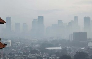 자카르타 빗물서 미세플라스틱 검출… 주정부 “심층 조사 완료, 곧 결과 발표”