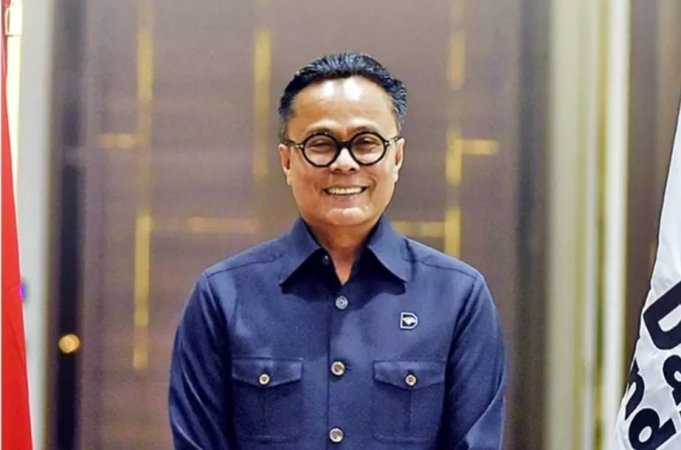 도니 오스카리아 국영기업부 장관 대행 금융·관광·항공 전문가