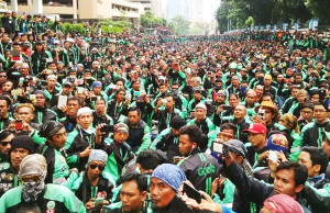 8월시위에 인도네시아 금융시장 휘청… 사흘 만에 17조 루피아 ‘엑소더스’