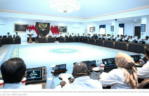 프라보워, 일요일 국무회의에서 안정 유지 총력 대응 지시