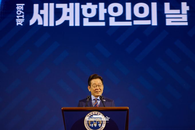 이재명 대통령, “재외국민 ‘우편투표’ 등 참정권 개선할 것”