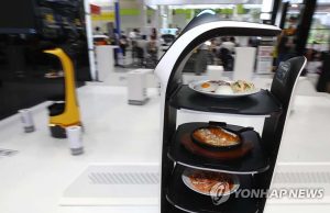 중국산이 점령한 서빙로봇…’보안 사각지대’ 논란