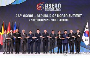 손 맞잡은 한-아세안 정상들