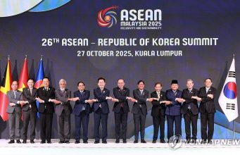 손 맞잡은 한-아세안 정상들