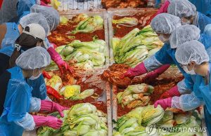 ‘온기 가득’…전국 곳곳서 열린 김장 나눔 행사