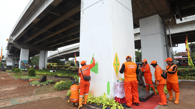 동부 자카르타 시청(Pemkot Jakarta Timur)이 관내 고속도로 교각 1,326개에 벽화 작업. 2025.12.12
