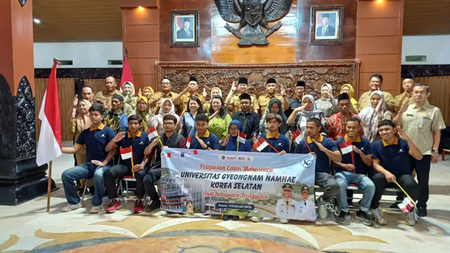 경남남해대학으로 유학가는 동자바주의 트렝갈렉(Trenggalek)군 9명 학생들
