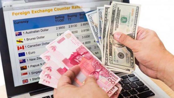 루피아 환율, 달러당 Rp16,925로 등락…심리적 저항선 Rp17,000 근접