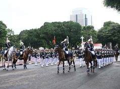 매주 일요일 아침, 메르데카궁 앞 대통령 경호부대 교대식 개방
