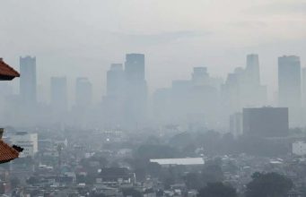 자카르타 뒤덮은 잿빛 공포… “대기오염, 노인 뇌(腦) 직접 타격해 치매 유발”