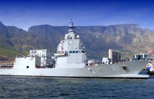 이탈리아 건조 최신예 프리깃함 KRI 프라부 실리왕이-321 공식 인수