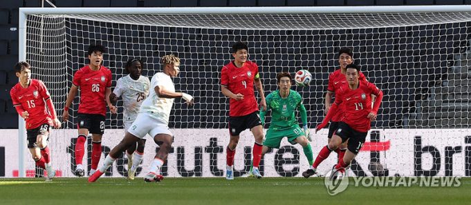 코트디부아르와 평가전 하는 한국 대표팀