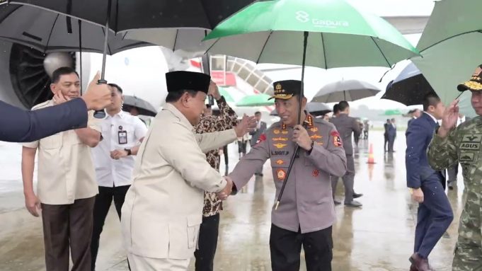 프라보워 대통령, 11일간의 미·영·중동 순방 마치고 귀국