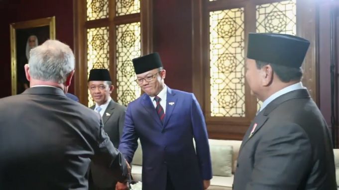 프라보워 인니 대통령 요르단 도착… F-16 호위 속 왕세자 직접 영접