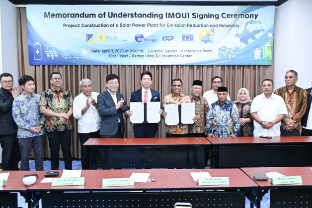 ACE ENERGY SERVICE는 중부술라웨시 지방정부와 디젤발전소를 태양광발전소로 전환하기 위해 업무협약을 체결하고 있다. 2026.3.7. 사진제공 ACE ENERGY SERVICE
