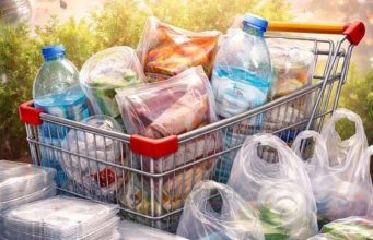 “포장값 무서워 장사 접을 판”… 플라스틱 가격 급등에 요식업 소상공인 ‘생존 사투’