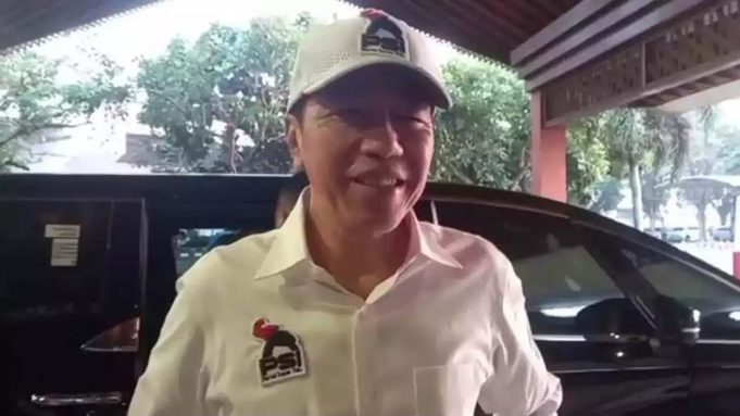 조코위 전 대통령, PSI 정당 로고 착용… 전국 정치 행보 개시