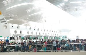 화산 분화에 수카르노-하타 공항 마비 위기 노출 “이틀간 1억 6,800만 달러 규모 수출입 차질”