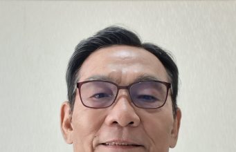 물을 만드는 여자