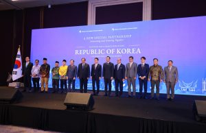 ‘유도요노 전 대통령 부자’ 나란히 한국 국경일 행사 찾아… 한·인니 미래 잇는 ‘가교 역할’ 확인